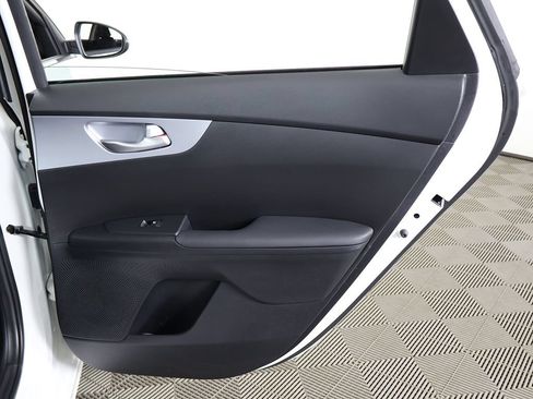 Used 2024 Kia Forte LXS w/ LXS Technology Package FWD image 24