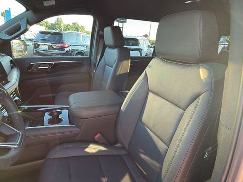 New 2026 Chevrolet Suburban LT w/ Comfort Package RWD image 16