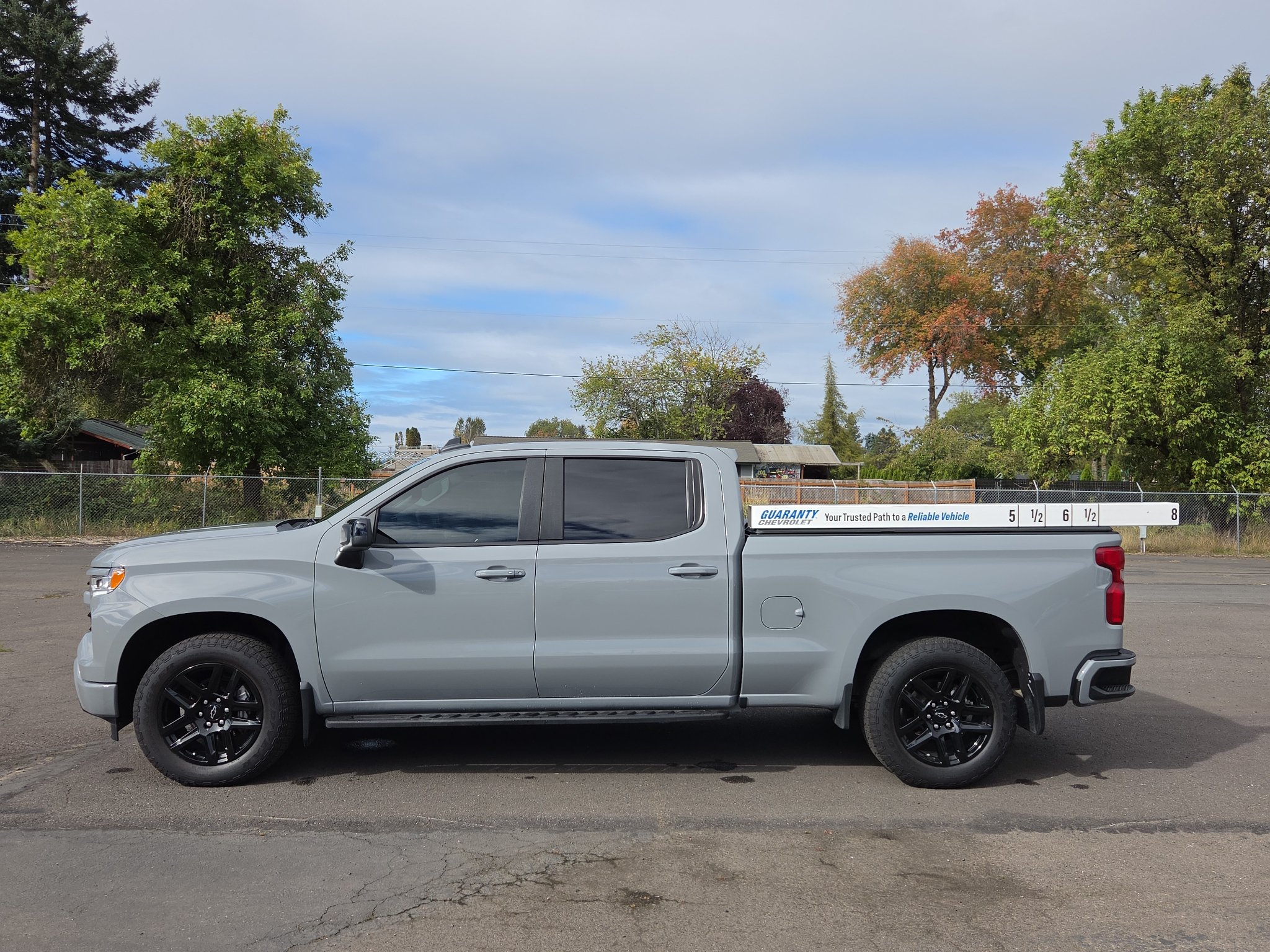 Used 2024 Chevrolet Silverado 1500 RST w/ Z71 Off-Road Package AWD/4WD image 5