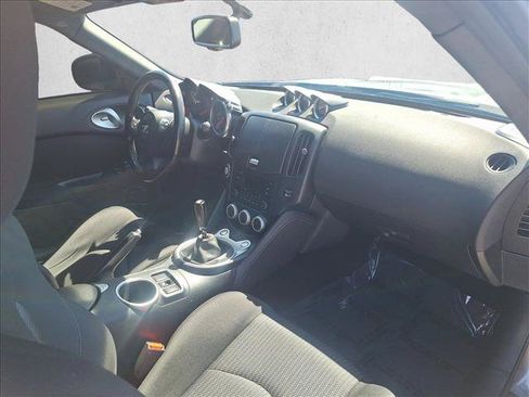 Used 2020 Nissan 370Z Coupe RWD image 17
