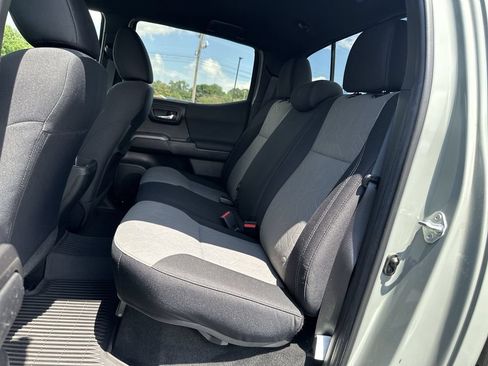 Used 2022 Toyota Tacoma TRD Off-Road AWD/4WD image 27