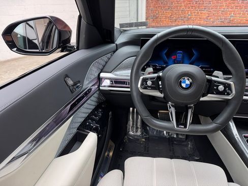 Certified 2023 BMW 760i xDrive w/ Executive Package image 13