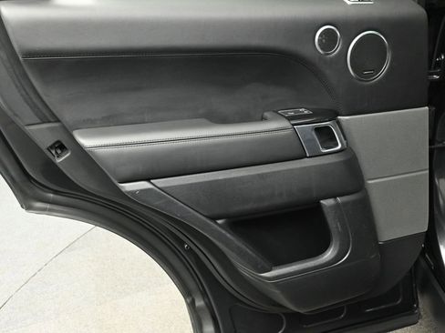 Used 2020 Land Rover Range Rover Sport HST image 14