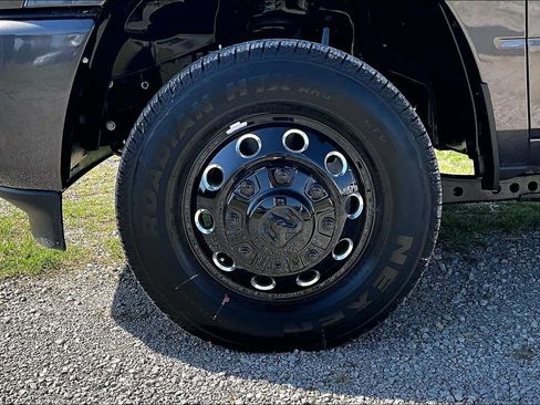 New 2026 RAM 3500 Big Horn AWD/4WD image 11