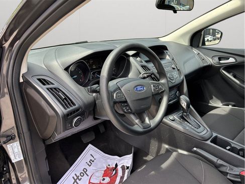 Used 2018 Ford Focus SE FWD image 6
