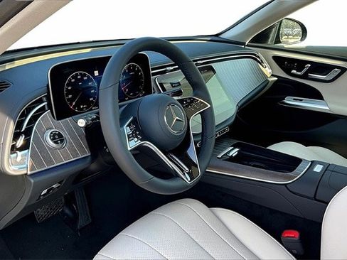 New 2026 Mercedes-Benz E 350 4MATIC Sedan image 8