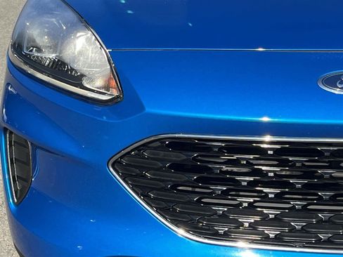 Used 2020 Ford Escape SE image 9