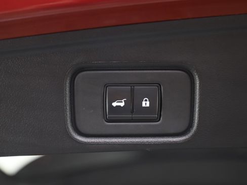 Used 2024 Nissan Pathfinder Platinum image 20