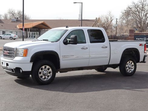 Used 2014 GMC Sierra 2500 Denali image 11