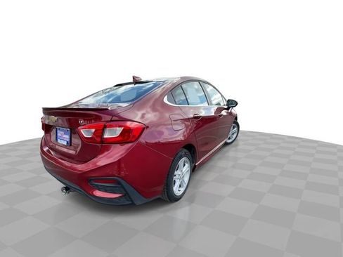 Used 2018 Chevrolet Cruze LT image 9