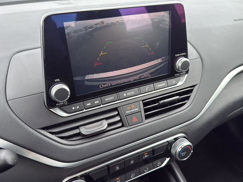 Used 2022 Nissan Altima 2.5 SV image 15