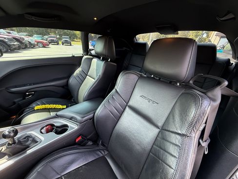 Used 2015 Dodge Challenger SRT Hellcat image 24