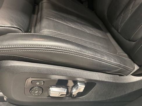 Used 2024 BMW X7 M60i w/ Executive Package image 5