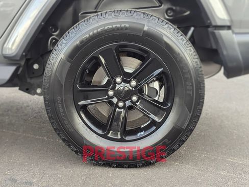 Used 2020 Jeep Wrangler Unlimited Sahara AWD/4WD image 16