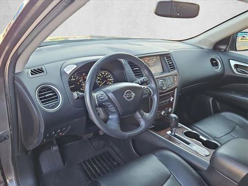 Used 2017 Nissan Pathfinder Platinum FWD image 10