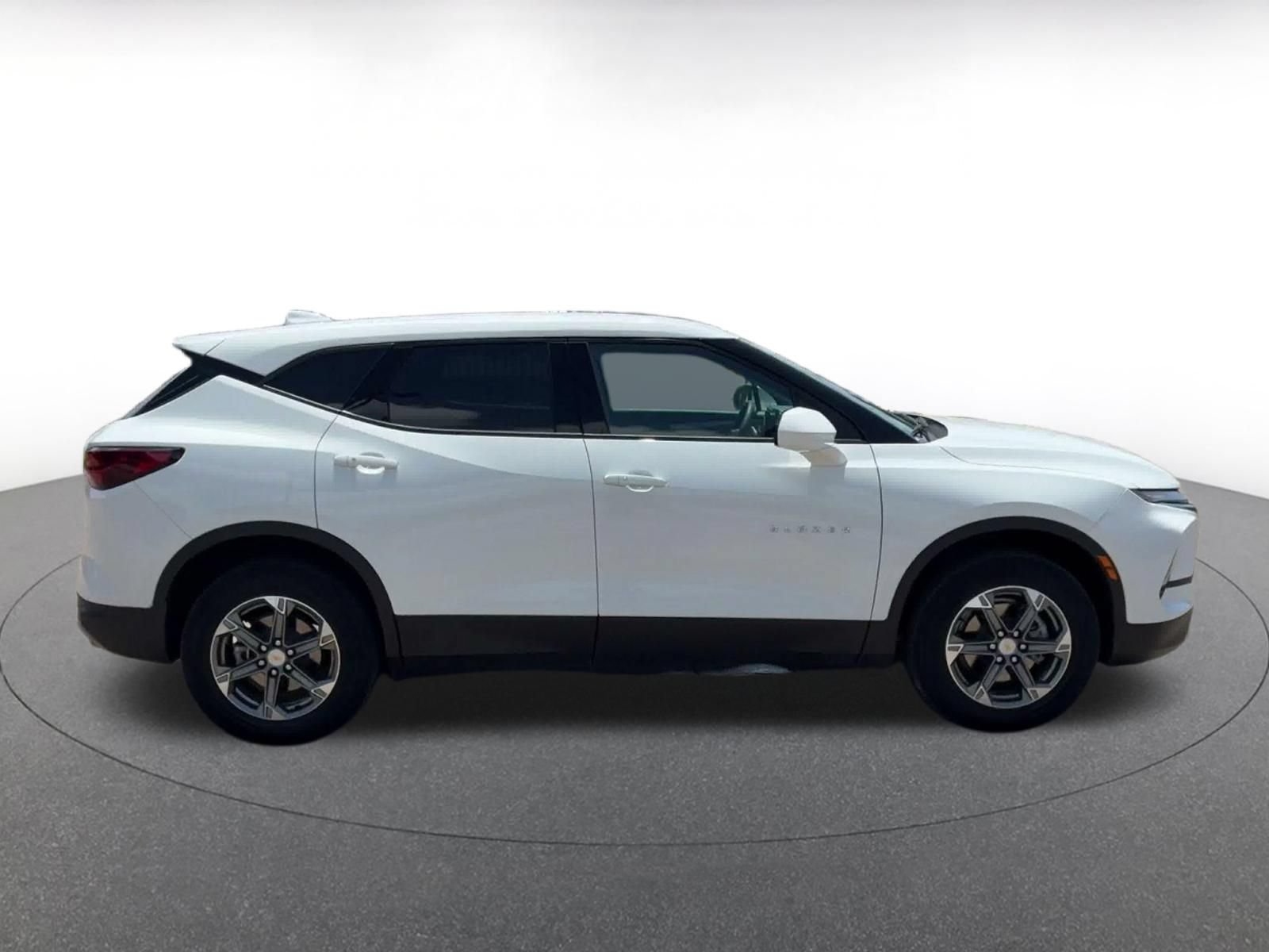 Used 2025 Chevrolet Blazer LT FWD image 15