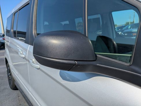 Used 2022 Ford Transit Connect XLT FWD image 14
