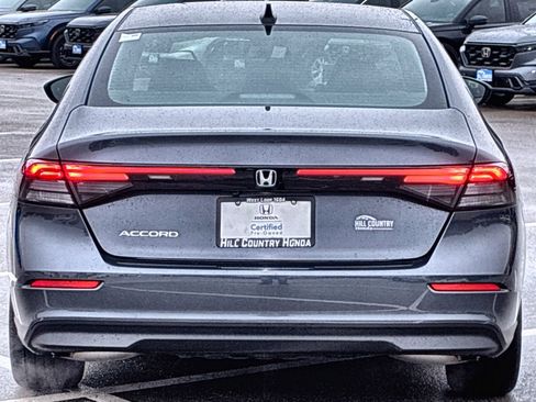 Certified 2025 Honda Accord SE image 5