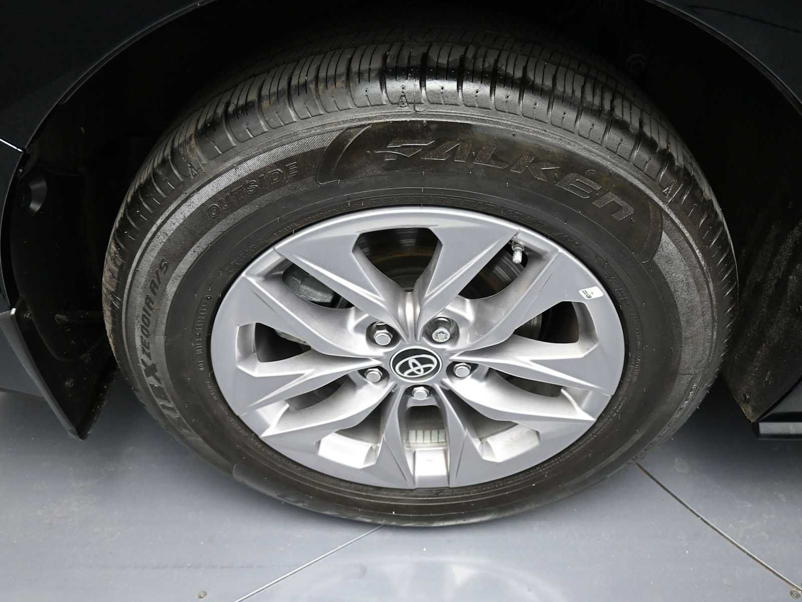Used 2024 Toyota Sienna LE w/ Protection Package (TMS) AWD/4WD image 12