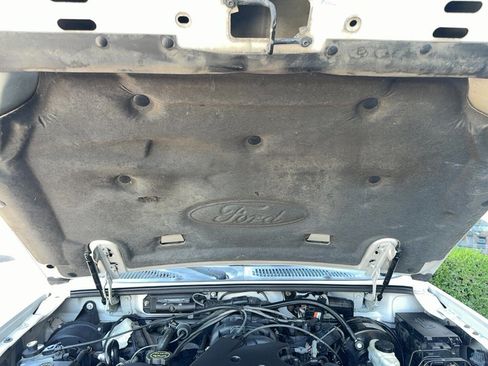 Used 2005 Ford Explorer Sport Trac XLT AWD/4WD image 26