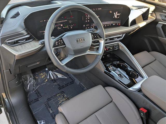 Used 2025 Audi Q5 Premium Plus AWD/4WD image 3