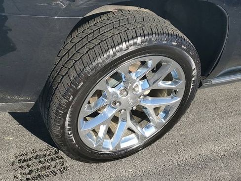 Used 2016 Cadillac Escalade Premium image 5