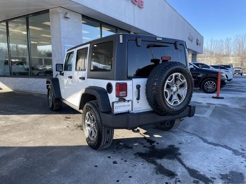 Used 2017 Jeep Wrangler Unlimited Rubicon w/ Connectivity Group image 7
