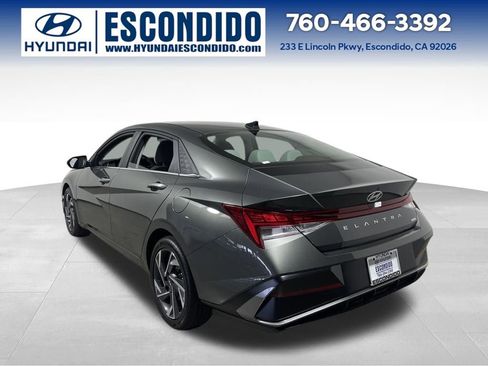 New 2025 Hyundai Elantra Limited image 3