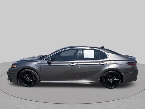 Used 2023 Toyota Camry XSE FWD image 4