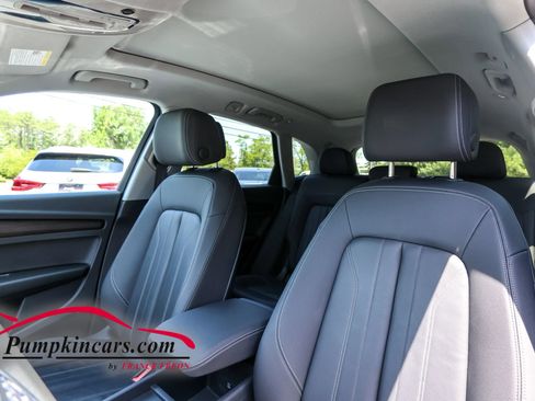 Used 2023 Audi Q5 2.0T Premium w/ Convenience Package AWD/4WD image 23
