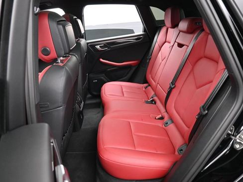 Certified 2020 Porsche Macan AWD/4WD image 25