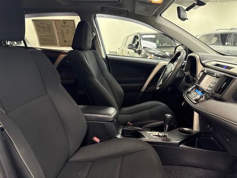 Used 2015 Toyota RAV4 XLE AWD/4WD image 9