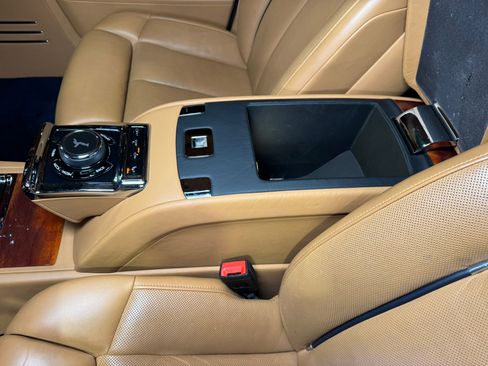 Used 2018 Rolls-Royce Phantom Extended Wheelbase image 32