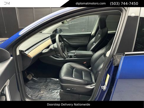 Used 2021 Tesla Model Y Long Range image 17