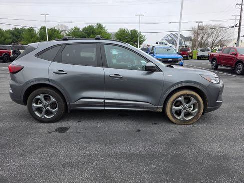 Used 2023 Ford Escape ST-Line Select w/ Tech Pack #2 image 6