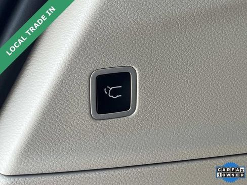 Used 2024 Chrysler Pacifica Touring-L w/ Road Tripper Package image 13