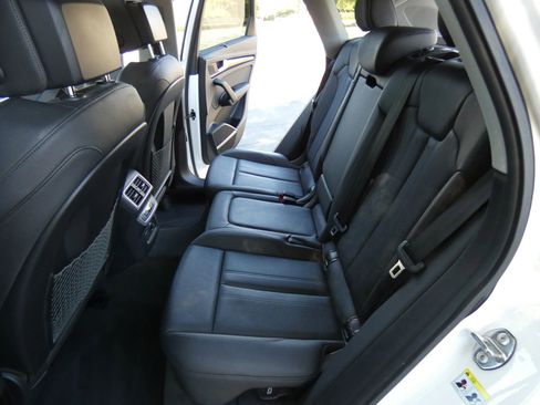 Used 2019 Audi Q5 2.0T Premium Plus w/ Premium Plus Package image 44