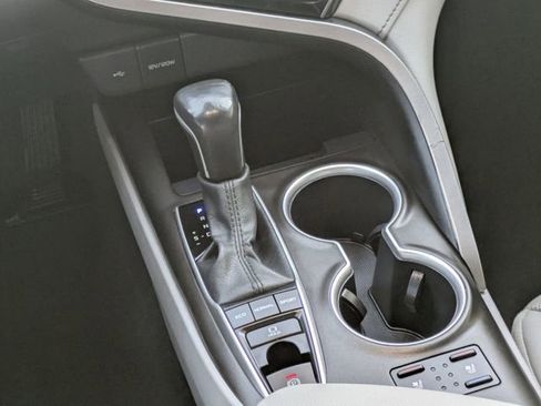 Used 2021 Toyota Camry XLE image 14