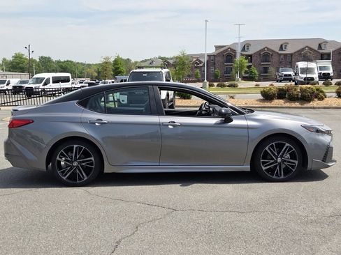 Used 2025 Toyota Camry XSE image 6