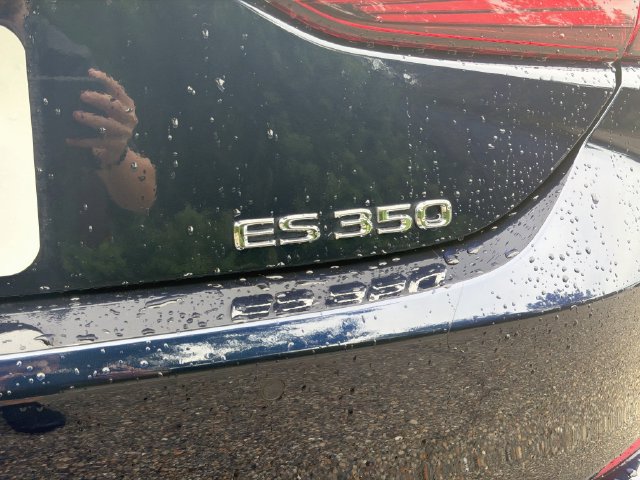 Used 2022 Lexus ES 350 Ultra Luxury w/ Accessory Package 2 FWD image 9