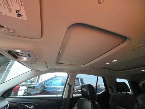 Used 2021 Chevrolet Traverse High Country AWD/4WD image 8