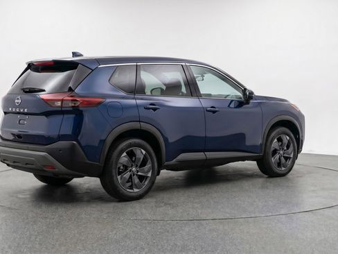 Used 2025 Nissan Rogue SV AWD/4WD image 9