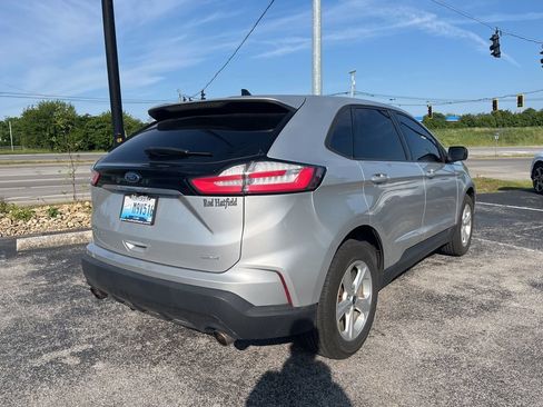 Used 2019 Ford Edge SE FWD image 3