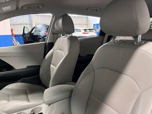Used 2018 Kia Niro EX Premium image 24