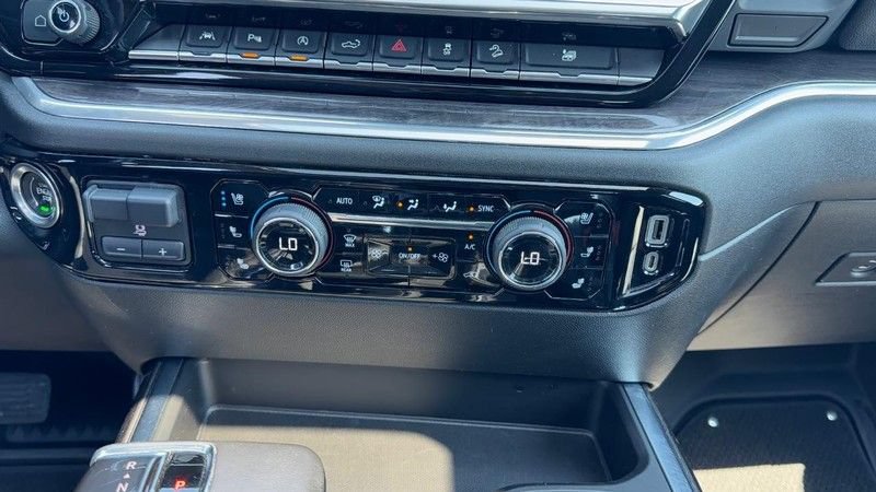 Used 2022 Chevrolet Silverado 1500 LTZ w/ Technology Package AWD/4WD image 14