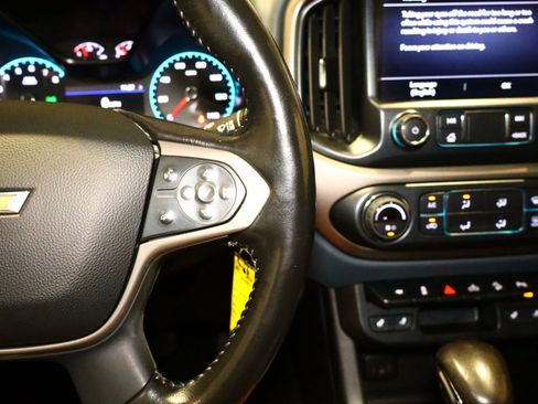 Used 2022 Chevrolet Colorado Z71 w/ Z71 Midnight Edition image 12
