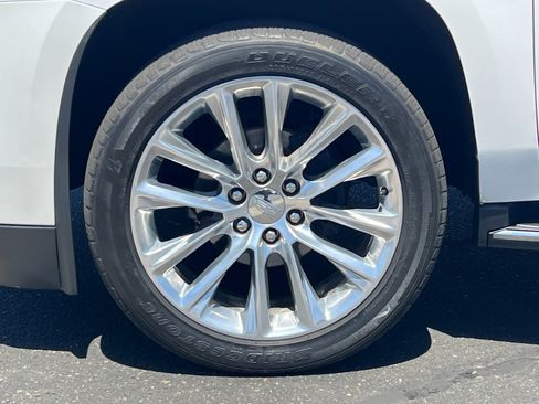 Used 2020 Cadillac Escalade Luxury AWD/4WD image 29