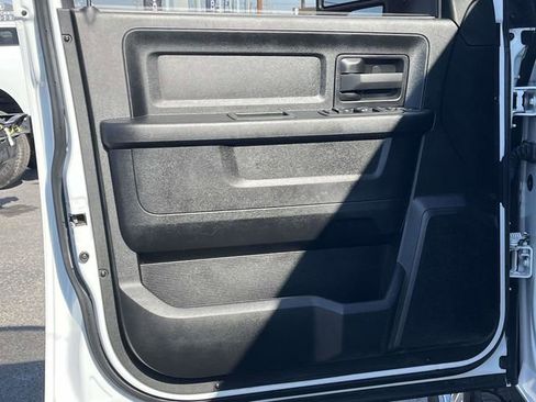 Used 2024 RAM 2500 Tradesman w/ Chrome Appearance Group image 14