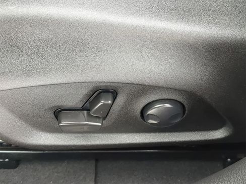 Used 2023 Jeep Renegade Limited image 24