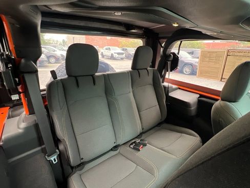 Used 2025 Jeep Wrangler Sport AWD/4WD image 16